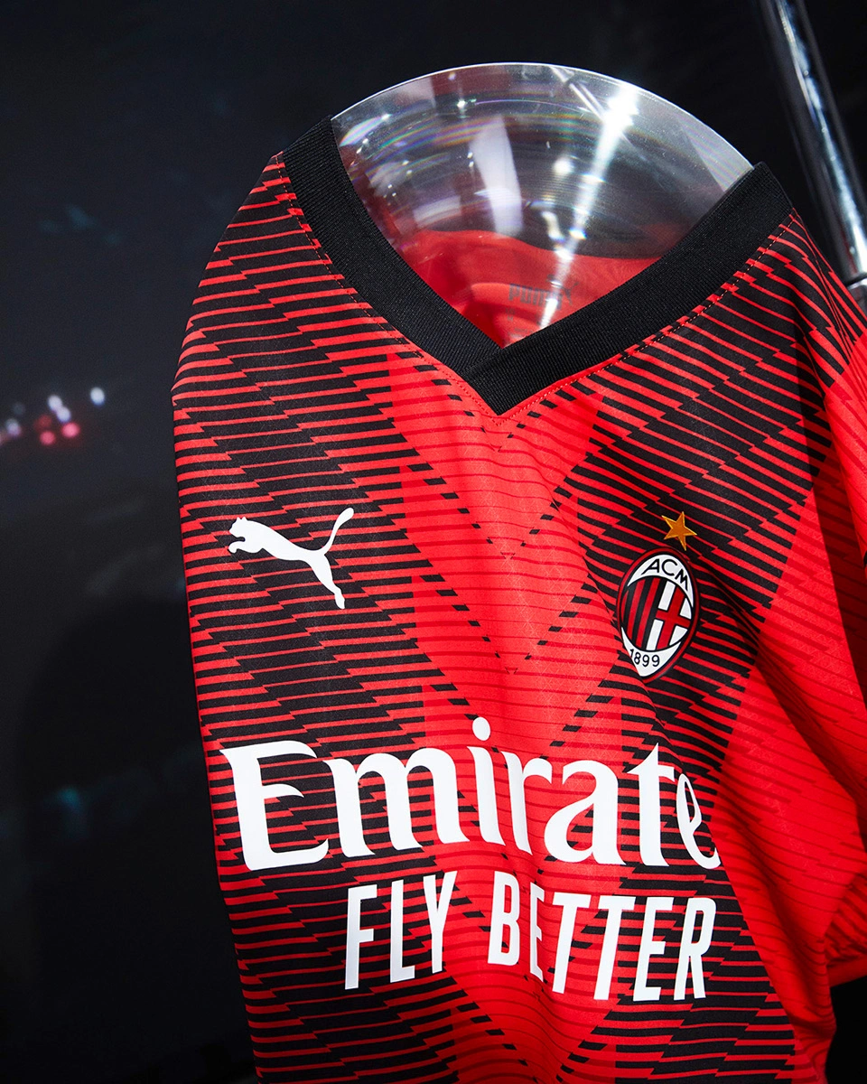 解说：詹姆斯今天用表现击碎自己不会打无球的伪命题 且看且珍惜（解说：詹姆斯今天用表现证明自己同样能打无球，且看且珍惜）