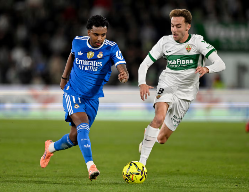 拼劲十足！沃特森10中7拿到21分 正负值+17（沃特森火力全开，10投7中砍下21分，正负值+17）